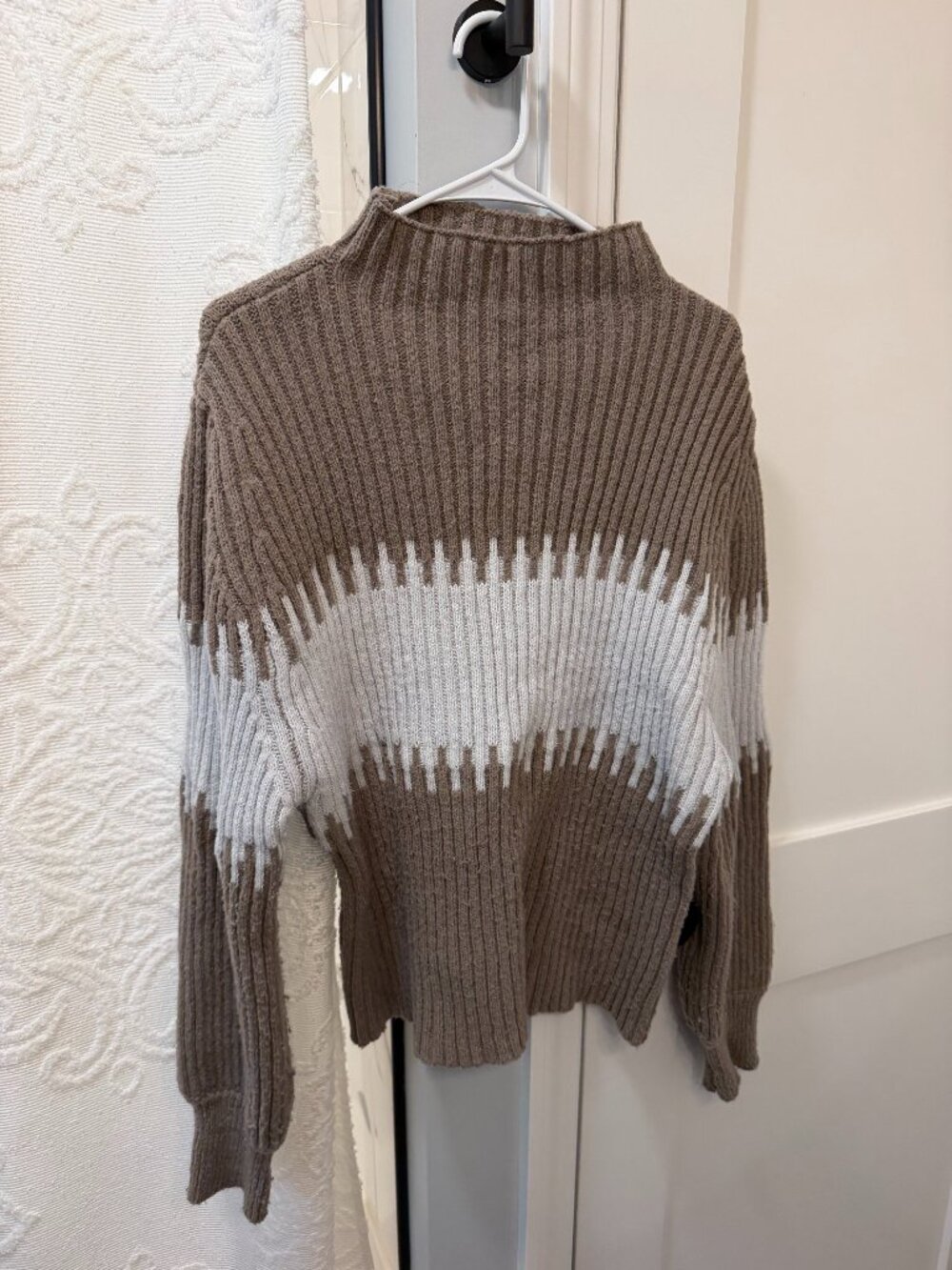 Women's patterned high neck sweater size L